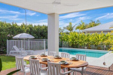 House 3 bedrooms, with pool