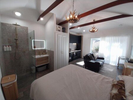 Chalet 2 guests, with pool