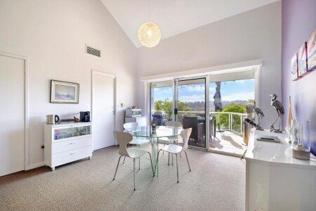 Bed and breakfast 1 guest, with pool