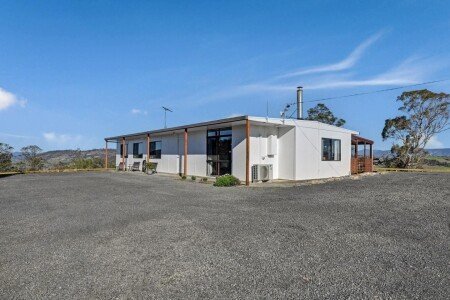 House 3 bedrooms, with garden