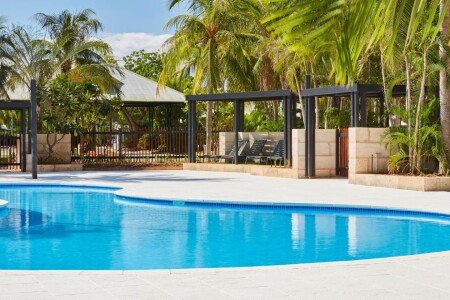 Resort 5 guests, with pool