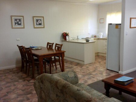 House 6 guests, with garden