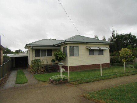 House 3 bedrooms, with garden