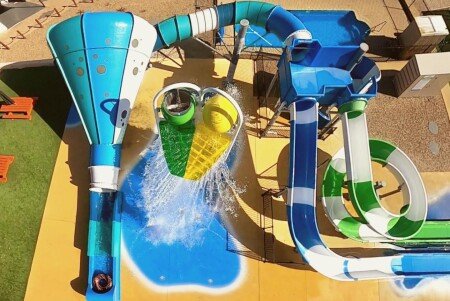 Resort 8 guests, with pool