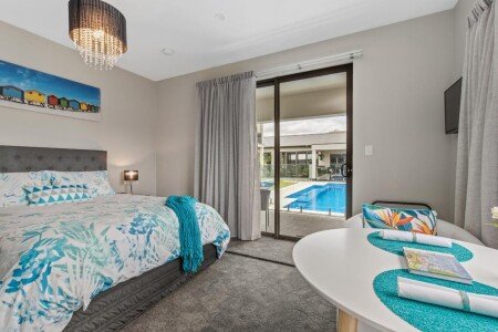 Bed and breakfast 2 guests, with pool