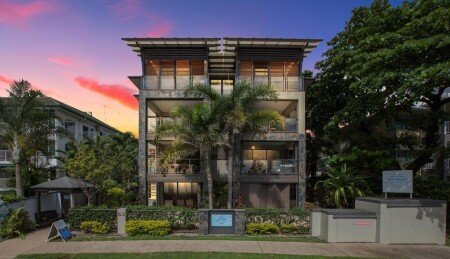 Aparthotel 8 guests, with pool