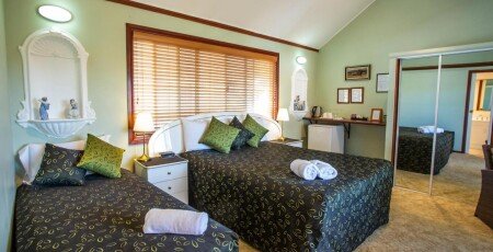 Bed and breakfast 3 guests, with pool