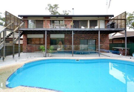 House 5 bedrooms, with pool