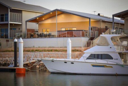 House 5 bedrooms, with pool