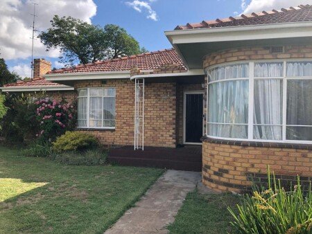 House 3 bedrooms, with garden