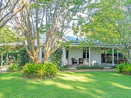 House 8 bedrooms, with pool