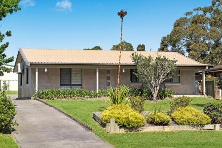 House 1 guest, with garden