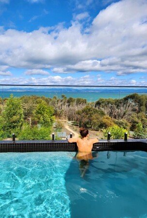 House 2 bedrooms, with pool