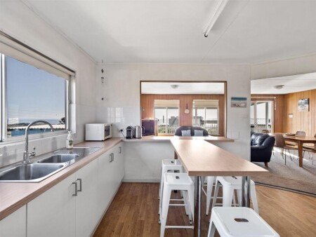 House 3 bedrooms, with parking