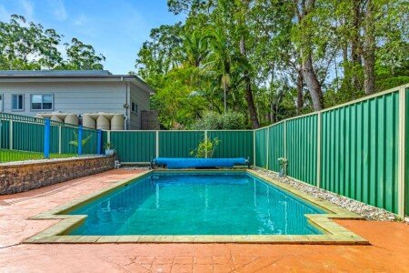 House 4 bedrooms, with pool