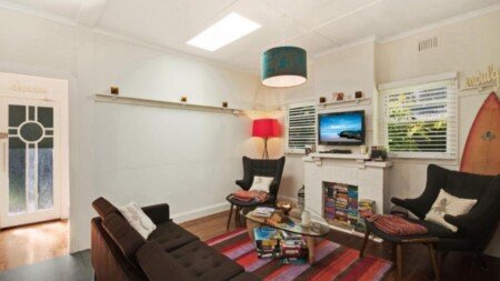 House 1 guest, with air conditioning