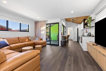 Resort 9 guests, with jacuzzi