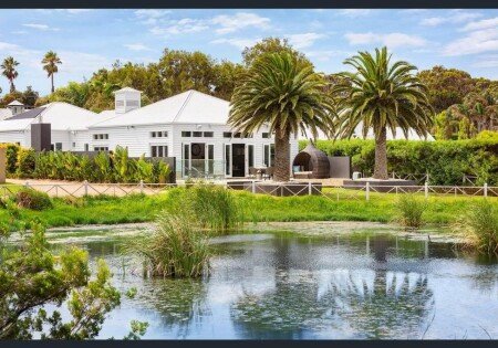 House 4 bedrooms, with pool