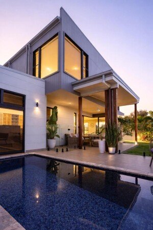 House 4 bedrooms, with pool