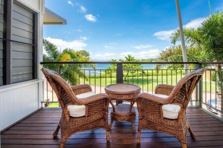 House 8 guests, with pool