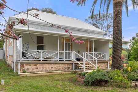 House 3 bedrooms, with garden