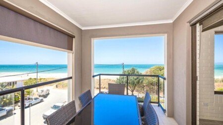 House 2 bedrooms, with pool