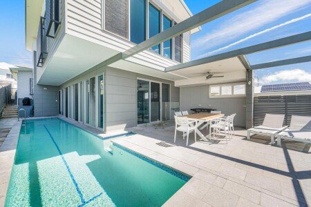 House 1 guest, with pool