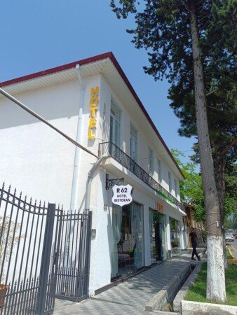 Hotel con giardino