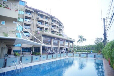 Hotel with pool