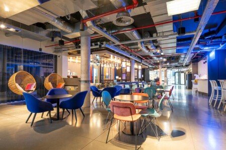 Hôtel moderne, avec salle de sport