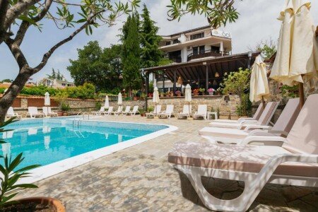 Hotel con piscina