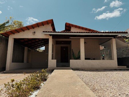 Casa 1 quarto, com jardim