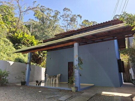 Pousada / Bed and breakfast 2 convidados, com jardim