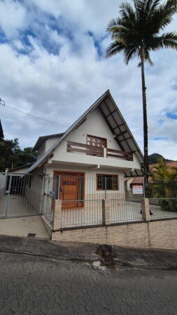 Casa 4 quartos, com ar condicionado