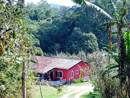 Pousada / Bed and breakfast 5 convidados, com jardim