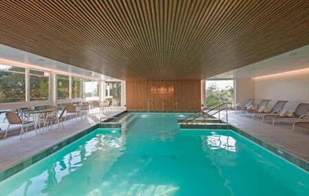 Hotel with jacuzzi