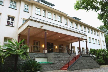 Hotel com jardim