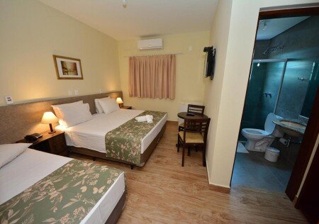 Hotel com piscina