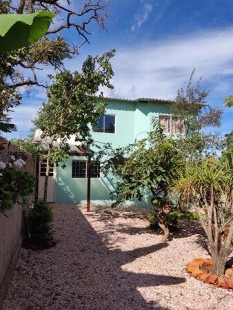 Casa 2 quartos, com jardim