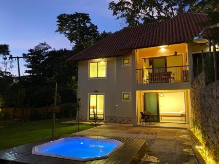 Chalé 4 quartos, com jacuzzi