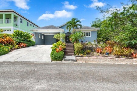 House 2 bedrooms, with pool