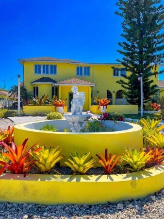 Bed and breakfast 4 guests, with pool