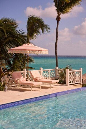 Hotel with pool