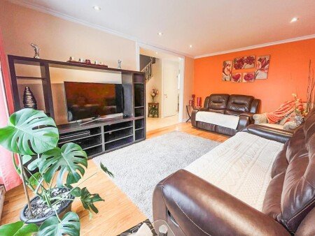 House 3 bedrooms, with garden