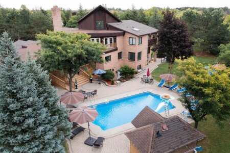 Bed and breakfast 3 voyageurs, avec piscine
