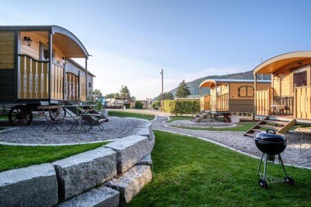 Camping / Mobil Home 4 voyageurs, avec piscine