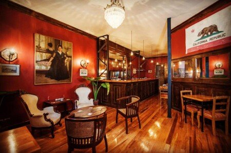 Hostal 15 huéspedes, con jardín