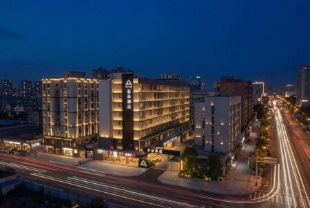 Hotel with gym