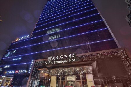 Hotel with gym