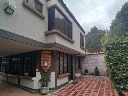 Casa 4 camere, con giardino